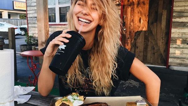 Millennial Abis, Ini Gaya Kulineran Camila Morrone, Kekasih Muda Leonardo DiCaprio