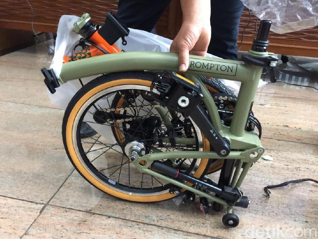 Terpopuler Sepekan: Ganjar Nonton Porno, Harga Sepeda Brompton Selangit Terpopuler Sepekan: Ganjar Nonton Porno, Harga Sepeda Brompton Selangit