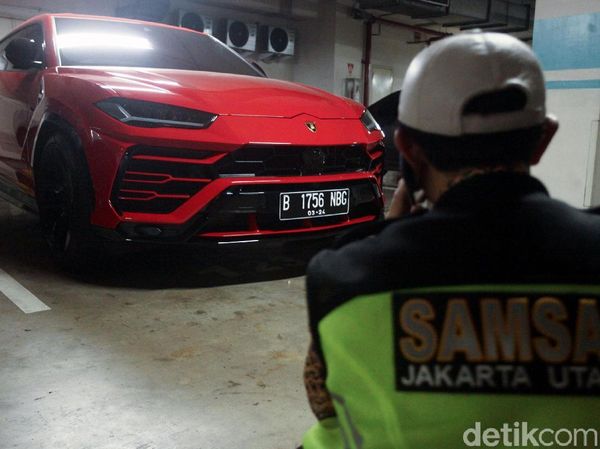 Terlalu, Lamborghini Ini Terciduk Pakai Pelat Bodong