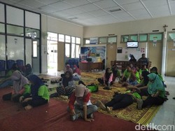 Diduga Keracunan Makanan, Puluhan Karyawan Pabrik di Sleman Dilarikan ke RS
