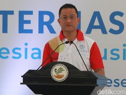 Salurkan Bansos di Kabupaten Tangerang, Mensos: Jangan Dilihat Nilainya