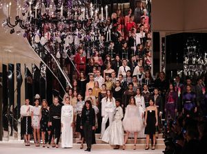 Chanel Pamer Koleksi Terbaru, Catwalk Digarap Sutradara Pemenang Oscar