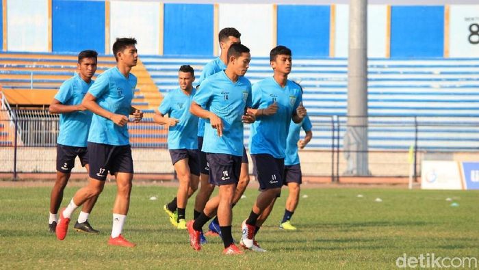 Persela Lamongan fokus perlaga di 4 pertandingan sisa Liga 1 2019. (Foto: Eko Sudjarwo/detikcom) Persela Lamongan fokus perlaga di 4 pertandingan sisa Liga 1 2019. (Foto: Eko Sudjarwo/detikcom)