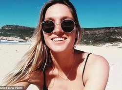 Viral, Mantan Model Seksi yang Jadi Guru Bertindak Asusila Terhadap Siswa