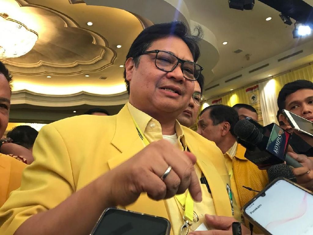 Terpilih Lagi Jadi Ketum Golkar, Airlangga Tawarkan Posisi untuk JK-Luhut Terpilih Lagi Jadi Ketum Golkar, Airlangga Tawarkan Posisi untuk JK-Luhut