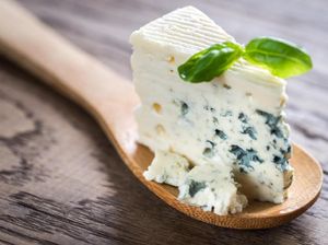 Proses Pembuatan Keju Tradisional Inggris yang Berusia Ratusan Tahun Lalu