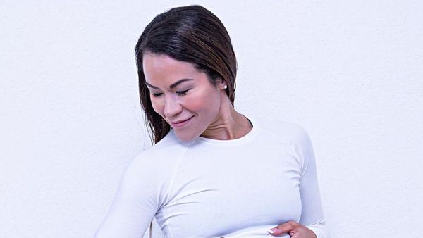 Topless Pamer Implan, Selebgram Ini Ingatkan Bahayanya Punya Payudara Palsu