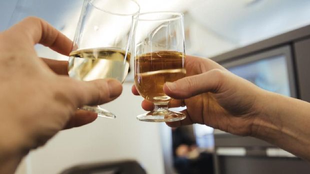 Minuman Alkohol di Pesawat
