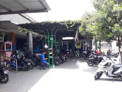 Cerita Jukir Tempat Mas-mas Baik Temukan Rp 2 Juta di ATM Bantul