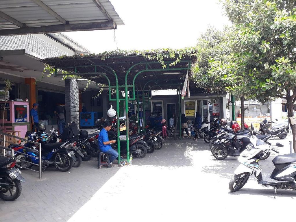Cerita Jukir Tempat Mas-mas Baik Temukan Rp 2 Juta di ATM Bantul Cerita Jukir Tempat Mas-mas Baik Temukan Rp 2 Juta di ATM Bantul