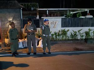 Patroli Satpol PP-Polisi Demi Tamara Bleszynski Patroli Satpol PP-Polisi Demi Tamara Bleszynski