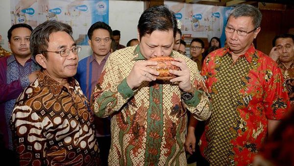 Jadi Ketua Umum Golkar, Airlangga Hartanto Juga Hobi Kulineran