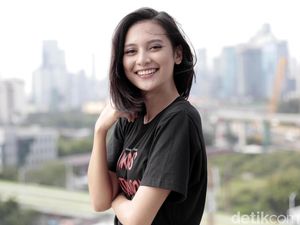 Buka-bukaan Indah Permatasari: Manusia Tak Luput dari Salah & Lelah Buka-bukaan Indah Permatasari: Manusia Tak Luput dari Salah & Lelah