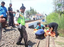 Kakek di Sidoarjo Tewas Tertabrak Kereta Usai Buang Air Besar