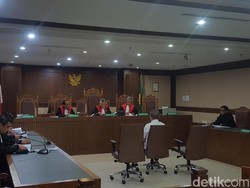 Pengusaha Kock Meng Didakwa Suap Gubernur Kepri Nonaktif SGD 11 Ribu