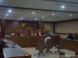 Pengusaha Kock Meng Didakwa Suap Gubernur Kepri Nonaktif SGD 11 Ribu Pengusaha Kock Meng Didakwa Suap Gubernur Kepri Nonaktif SGD 11 Ribu