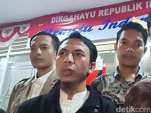 Diperiksa Polisi, Pelapor Bawa Bukti Video Sukmawati Bandingkan Nabi-Sukarno Diperiksa Polisi, Pelapor Bawa Bukti Video Sukmawati Bandingkan Nabi-Sukarno