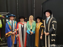 Menteri PPN Suharso Terima Doktor Honoris Causa dari Universitas di Australia