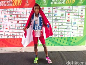 Agus Raih Emas Pertama Maraton Usai Menantang Beton dan Cuaca Agus Raih Emas Pertama Maraton Usai Menantang Beton dan Cuaca