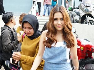 Ayu Ting Ting Akui Banjir Job Acara Akhir Tahun