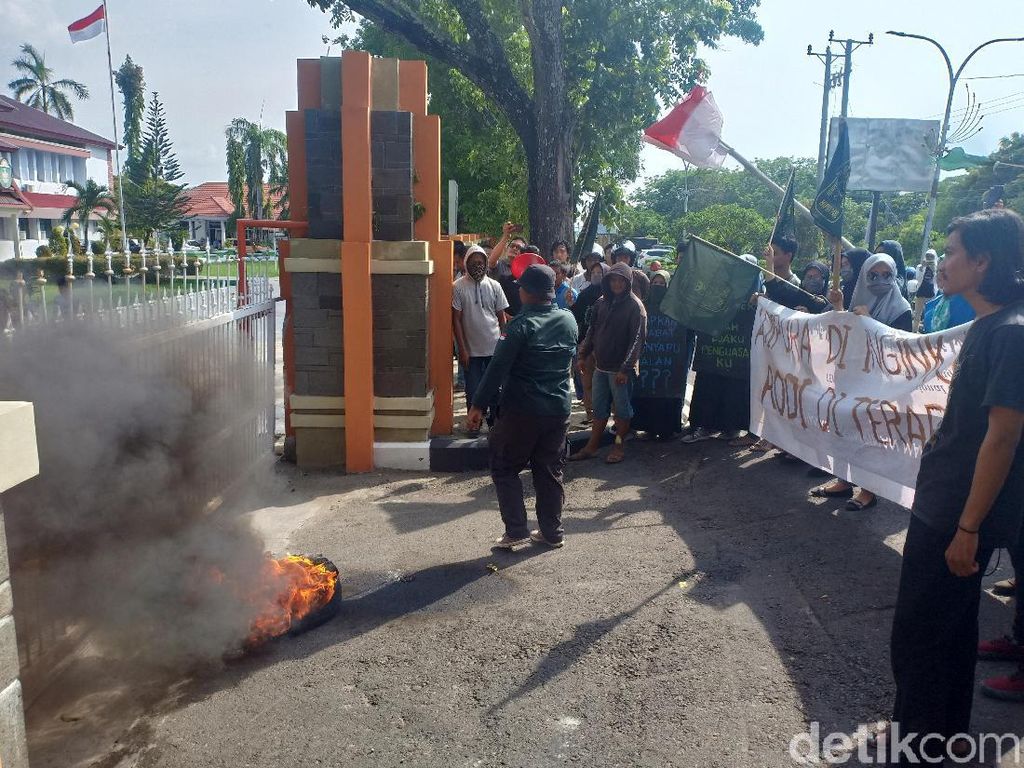 Kisah Petugas Kebersihan di Sulsel Ditinggal Istri karena 9 Bulan Tak Digaji Kisah Petugas Kebersihan di Sulsel Ditinggal Istri karena 9 Bulan Tak Digaji