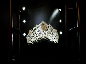 Melihat Lebih Dekat Mahkota Baru Miss Universe Senilai Rp 70 Miliar