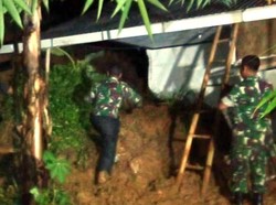 Rumah Warga di Sukabumi Tergerus Tanah Longsor, 1 Orang Tewas