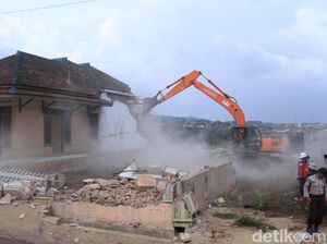 PN Sumedang Eksekusi Tiga Bidang Tanah di Proyek Tol Cisumdawu PN Sumedang Eksekusi Tiga Bidang Tanah di Proyek Tol Cisumdawu