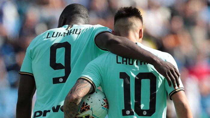 Duet Romelu Lukaku dan Lautaro Martinez jadi senjata Inter Milan di lini serang (Foto: Emilio Andreoli/Getty Images) Duet Romelu Lukaku dan Lautaro Martinez jadi senjata Inter Milan di lini serang (Foto: Emilio Andreoli/Getty Images)
