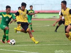 Pra Pon Kalsel terlihat kewalahan menghadapi pemain-pemain Pra Pon Jatim.