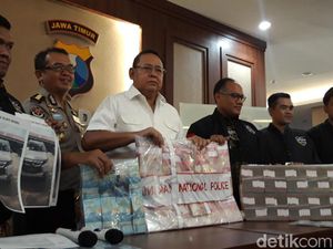 Pembobol Kartu Kredit WNA Berhubungan dengan 2 Perusahaan Besar di Luar Negeri Pembobol Kartu Kredit WNA Berhubungan dengan 2 Perusahaan Besar di Luar Negeri