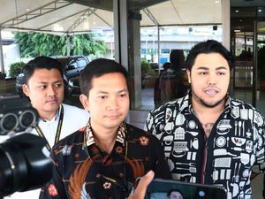 Polisi Periksa Ivan Gunawan Terkait Kasus Salon Kecantikan Ilegal di PIK Polisi Periksa Ivan Gunawan Terkait Kasus Salon Kecantikan Ilegal di PIK