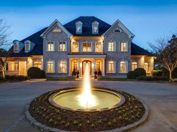 Kelly Clarkson Jual Rumah Rp 105 M, Ada Tempat Spa dan Dermaga Pribadi