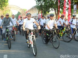 Gowes Bareng, Bupati Anas Ajak BUMN Sinergi Bangun Daerah