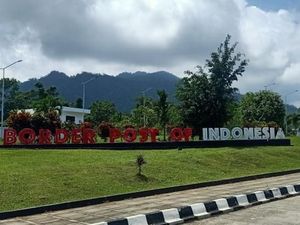 Foto: Bangga! Menginjakkan Kaki di Pos Perbatasan RI-Papua Nugini