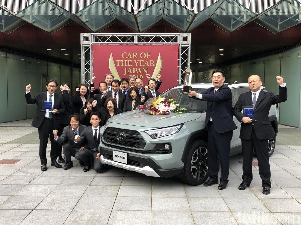 Mobil Terbaik Jepang Akhirnya Jadi Milik Tuan Rumah Mobil Terbaik Jepang Akhirnya Jadi Milik Tuan Rumah