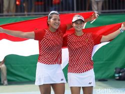 Aksi Tenis Ganda Putri Indonesia Menyabet Medali Emas
