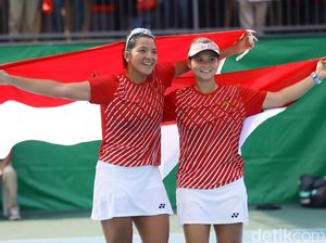 Aksi Tenis Ganda Putri Indonesia Menyabet Medali Emas