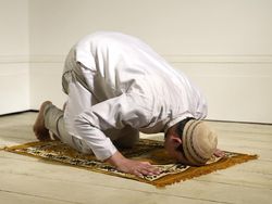Tata Cara Sholat Dhuha 4 Rakaat Lengkap Doa Arab, Latin, dan Terjemahan