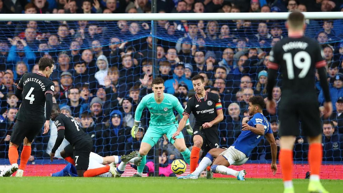 Chelsea kebobolan tiga gol saat tandang ke markas Everton di lanjutan Liga Inggris (Foto: Clive Brunskill/Getty Images)