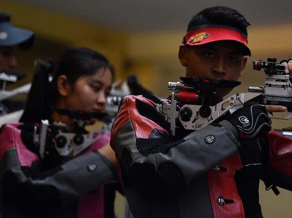 Peraih Medali SEA Games Asal Kabupaten Bogor Dihadiahi Uang dan Pekerjaan Peraih Medali SEA Games Asal Kabupaten Bogor Dihadiahi Uang dan Pekerjaan