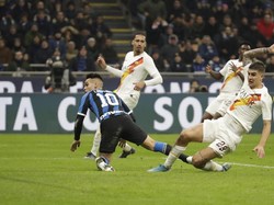 Kurang Menggigit, Si Ular Besar Gagal Menang