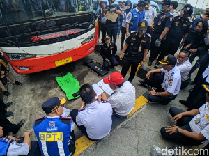 Menhub Cek Kesiapan Terminal Pulo Gebang Jelang Natal-Tahun Baru