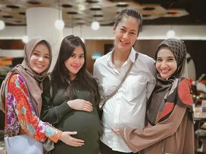 Foto Bareng Syahnaz dan Paula, Zaskia Sungkar Colek Dewi Sandra