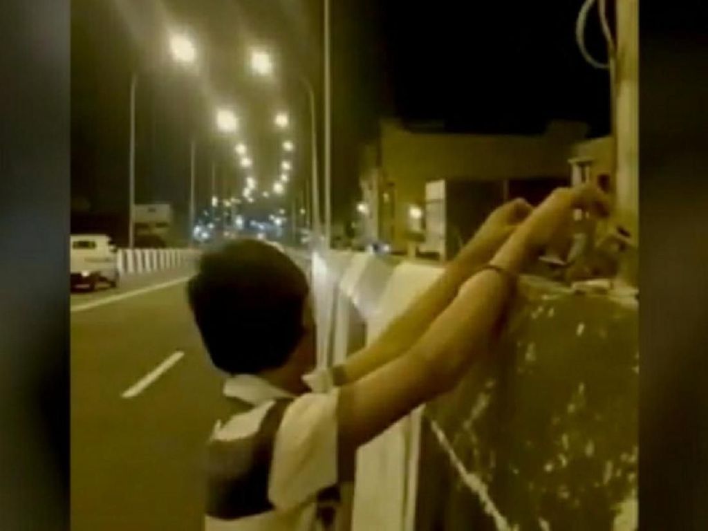 Lampu Flyover Karanganyar Mati Akibat Ulah Bocah, Ini Respons Dishub Lampu Flyover Karanganyar Mati Akibat Ulah Bocah, Ini Respons Dishub