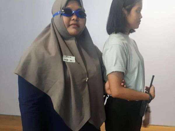 Begini Reaksi Orang Normal Merasakan Kebutaan Sesaat