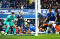 Kepa Lagi Ambyar, Chelsea Lirik Kiper Ajax