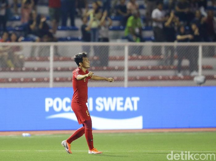 Pemain Timnas Indonesia U-22 sekaligus brand ambassador Pocari Sweat, Witan Sulaeman, meminta dukungan doa di final SEA Games 2019. (Foto: Grandyos Zafna/detikcom) Pemain Timnas Indonesia U-22 sekaligus brand ambassador Pocari Sweat, Witan Sulaeman, meminta dukungan doa di final SEA Games 2019. (Foto: Grandyos Zafna/detikcom)