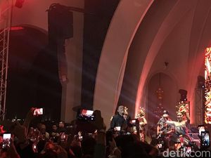 Merayakan Kesedihan dalam Konser Didi Kempot The Lord of Loro Ati
