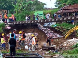 Rel Menggantung di Sukabumi, KA Pangrango Batalkan Perjalanan